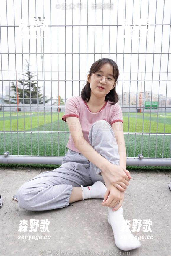 BoBoSocks袜啵啵 - 不明觉厉，稚予又来了一波高清作品，这黑丝大腿袜的组合…唔，值得再看一遍。