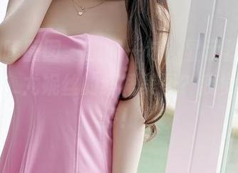 Feilin嗲囡囡 – 想问一句，显示器能否饶过Egg_尤妮丝的红裙美图？我觉得看不停！