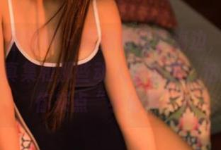 GIRLT果团网 – 随意闲逛于海边，Miss琪的写真集和那些动人的资源，这感觉给你来点“小确幸”!