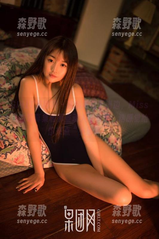 GIRLT果团网 - 随意闲逛于海边，Miss琪的写真集和那些动人的资源，这感觉给你来点“小确幸”!