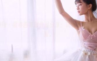 GIRLT果团网 – 裴希西制服作品分享：玩转正式与随性的双重标准。