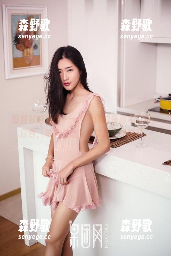 GIRLT果团网 旧衬衫的彩排——果团网的最新写真集,白色,单调又让人难以把视线移开。
