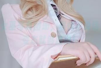 K酱的女巫写真图册，表情不说话，光看姿态就够离谱！