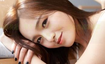MiiTao蜜桃社 – 秘书写真集惹争议，温心怡诚意满满，下载之前先想想。