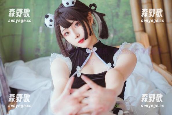 Natsuko夏夏子 一堆雏菊和Natsuko夏夏子,写真精选,看来这是个隐秘的夏日约会?