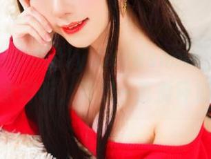 图片里有个Sally Dorasnow,她的卯花音太好听,真想一直循环播放。