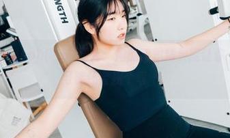 最新加入Sonson(손손)图库：她的暗黑精灵能让你一秒入迷，可能还会拐个弯兒！