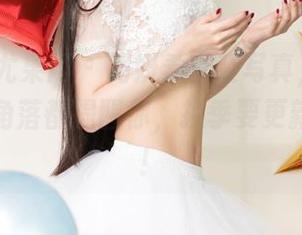UGirls尤果网 – 周妍希套装写真，照片里的每个角落都提醒你，换季要更新衣橱哦！