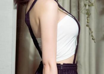 UGirls尤果网 – 周心情内衣最新写真集，没想到这样的搭配会引发诗意的揣测，快点来看！