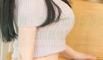 UGirls尤果网 – 李思宁的最新办公室作品，还挺随性的。