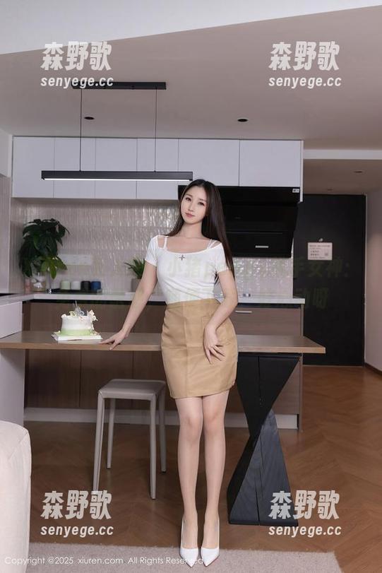 Xiuren秀人网 - 小猪peggy携手女神：免费的诱惑，随便下载，好心动呀