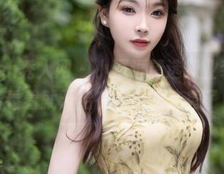Xiuren秀人网 – 小逗逗精选职业装，看着看着就开始在职场上走秀了！