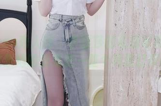 Xiuren秀人网 – 李丽莎的私房写真：你能想象她的温柔把一整个鸡蛋打碎吗？
