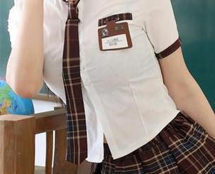Xiuren秀人网 – 红裙的时光，瑶瑶baby让无圣光也能绽放在写真里。