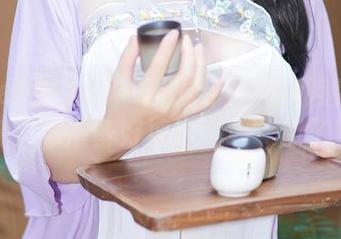 Xiuren秀人网 – 当田兮白的姐姐变成了壁纸，你准备好被这‘墙’撩了吗？
