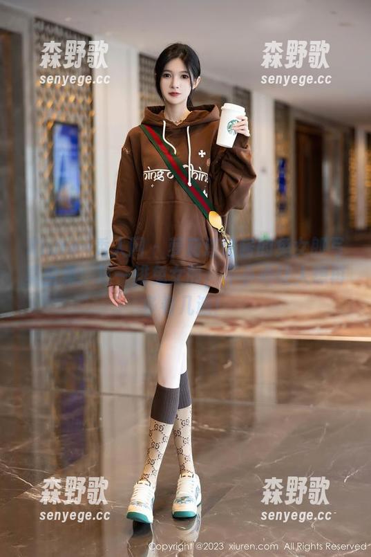 Xiuren秀人网 - 萝莉悠悠酱的兔女郎写真全集：这一排兔女郎，不小心让人想再多看几遍！