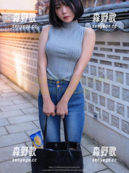Zia(지아)的高清写真：暗色珍贵内衣，连黑暗都嫉妒她的华丽！