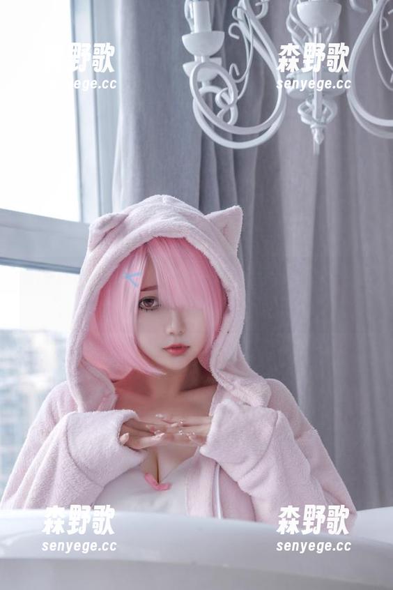 eloise软软这样的女孩，自带光环吗？这一组原图我得好好收藏了！
