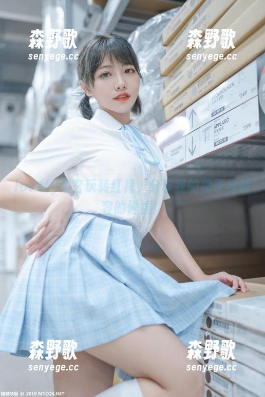 lovely呆玄玩转红裙，分享我的裙子与妆容的碰撞！