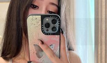 微密圈 – 连不爱笑的赛琳都要送免费照片了？开放式嘉宾帖真有趣！