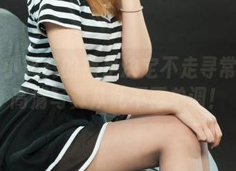 丽柜 – 小智贤的裸足决定不走寻常路——高清写真从此不再单调！