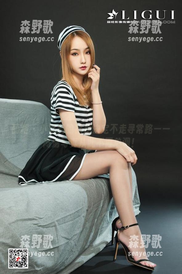 丽柜 - 小智贤的裸足决定不走寻常路——高清写真从此不再单调！