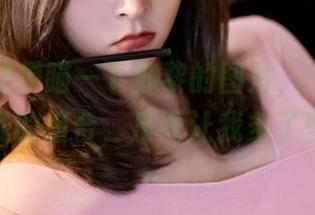 丽柜 – 随便瞄一下苏黎的图片，工地丝享家无圣光的组合，反而让我多了些猜想。