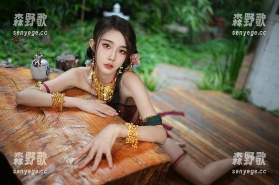 余多多Dudu 秋冬见鬼去,余多多Dudu的夏日作品集来占领你的眼球!资源普通,看完你放心入夏!