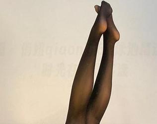 微密圈 – 俏妞qiaoniu66泳池精选图包，时光在水面荡漾