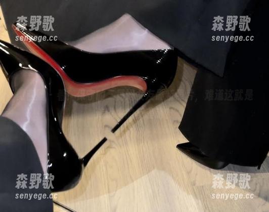 微密圈 - 看！保守的二舅妈女友最新照片，难道这就是传说中的反差萌？