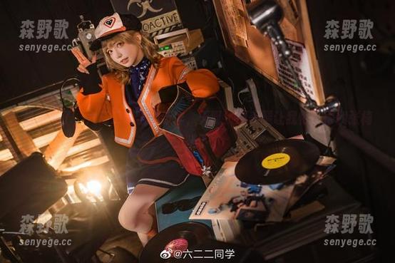 最后来了，六二二同学的新作，天呀！那美腿让我恨不得找张椅子坐下。