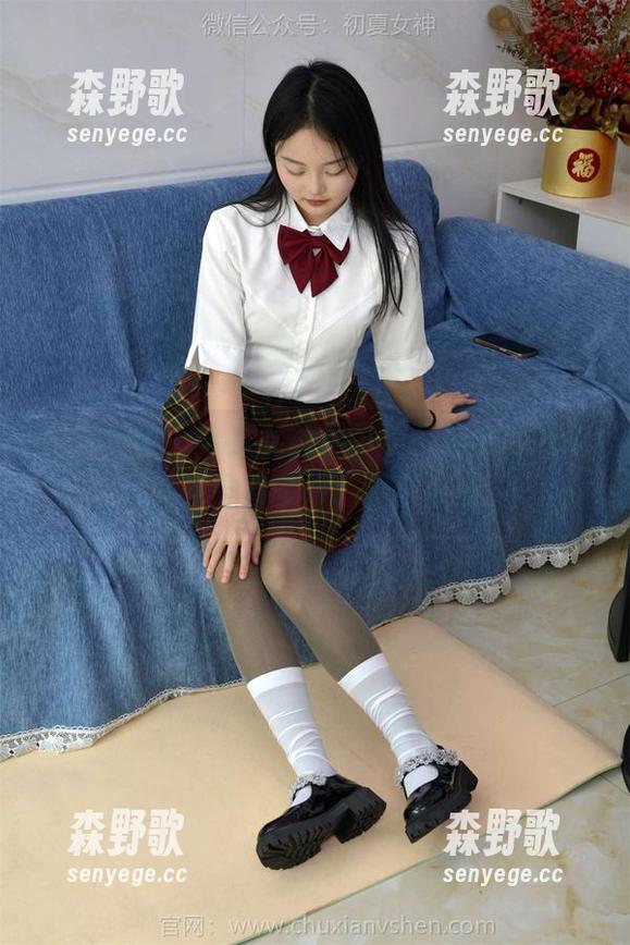 初夏女神 - 邻家女孩学习篇，依依的网盘写真到底有多好，看了才知。