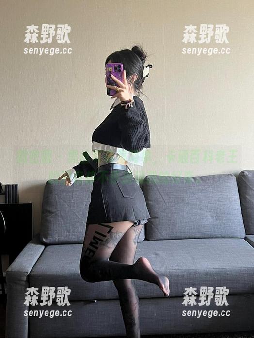 微密圈 - 黑丝写真虽简单，卡通百科老王的图包却不停挑动我的好奇。