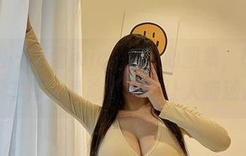 微密圈 – 可馨juicy的甜心图集，感觉资源丰厚，隐隐约约的让人痴迷。