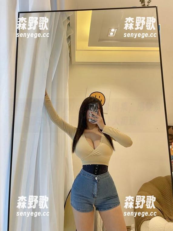 微密圈 - 可馨juicy的甜心图集，感觉资源丰厚，隐隐约约的让人痴迷。
