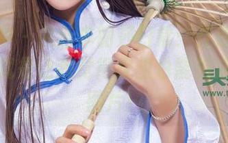 头条女神 – 最新李丽莎日常：互联网很忙，但她就是让我觉得家里也能拍成大片的图片！