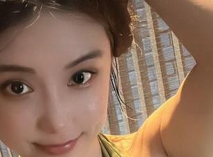 微密圈 – 奶雯的九月系列，专治无圣光带来的尴尬，配美图太过瘾！