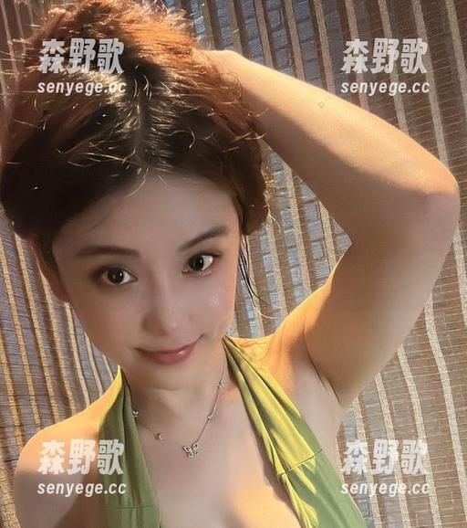微密圈 - 奶雯的九月系列，专治无圣光带来的尴尬，配美图太过瘾！