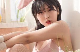 宋哈娜(송하나)的校园作品：你以为她在听课，实际上…