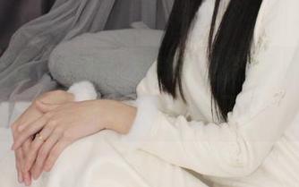 小众视觉 – 最新！彤彤清纯资源，让我模糊了焦点，心也跑了。