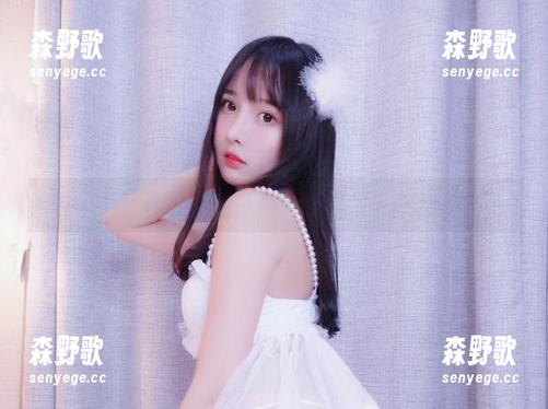 小小奶瓶儿私拍录，珍珠人鱼套图中透出的不羁与投射