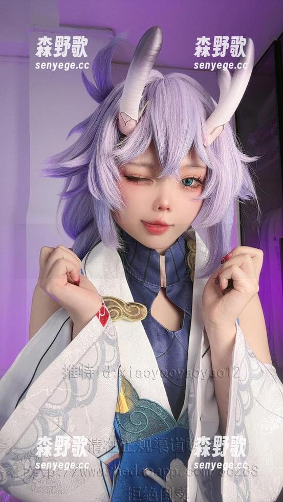 小瑶幺幺 小瑶幺幺的“琳妮特”写真,图片透露着些许俏皮与神秘。