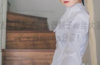 抹一抹教室灰尘，小野妹子w给大家带来不一样的cos分享！