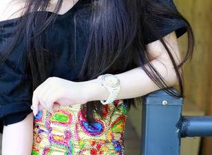 推女神 – 小九Vin的毛衣作品集，隔着屏幕我都能想象出那织物的触感。
