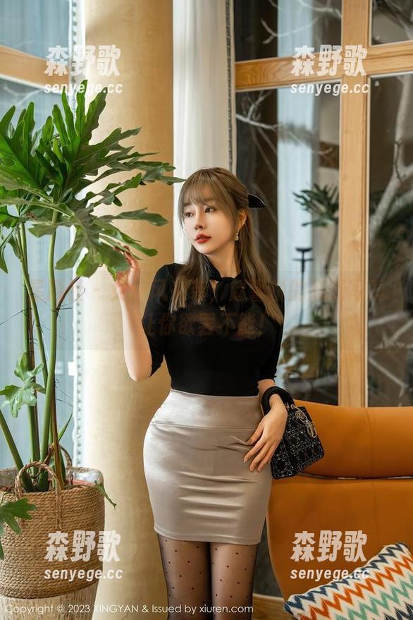 星颜社 - 女仆风来袭，赵馨悦的高清写真让你欲罢不能！