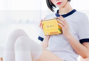 图片分享：果咩酱蕾丝美照，坐着看竟开始和衣服进行一场心理暗战，太过挑逗不应该！