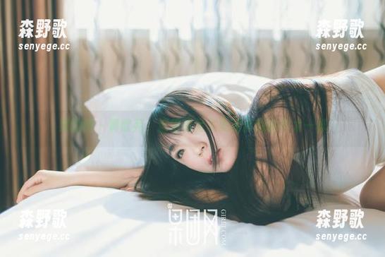 果团网 - 黄歆苑，这组裸足写真和你想的不太一样