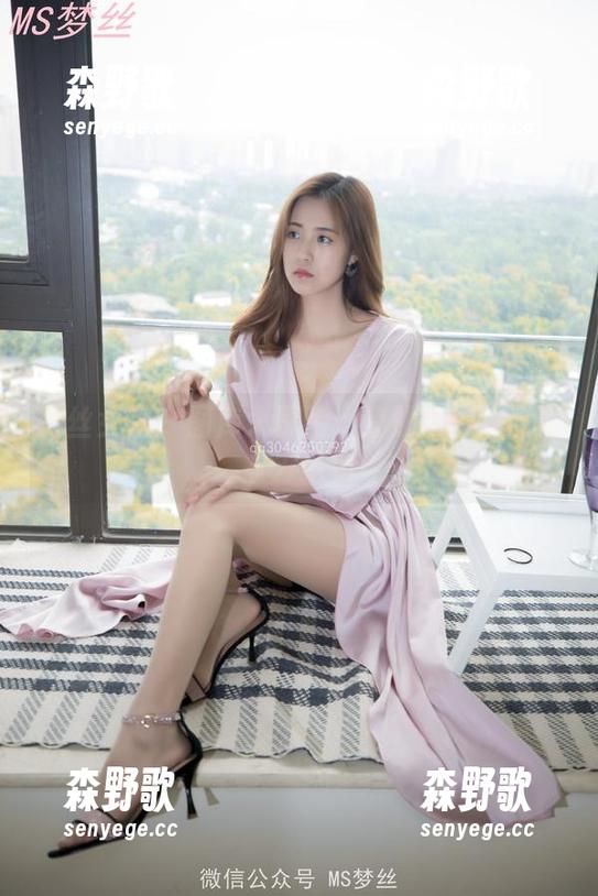 梦丝女神 - 图库大探险：莹仙女带着连体衣去逛街