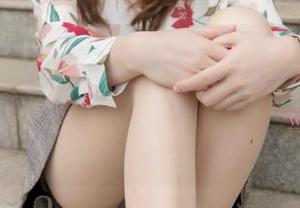梦丝女神 – 观看魏婷婷的《女友》，吧唧一声，情绪瞬间被牵动，好家伙，这不是简单的作品啊。