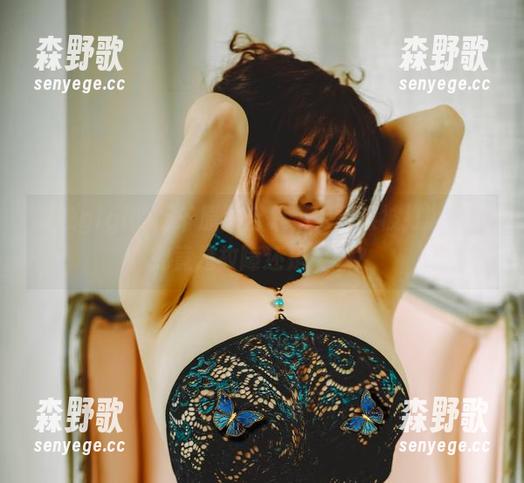 樱晚gigi的万千原图合集，钢琴课被打断了，究竟是故障还是灵感？